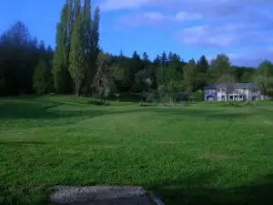 Lucky Mud Inn and Disc Golf Resort