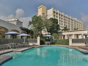 InterContinental Hotels San Salvador-Metrocentro Mall