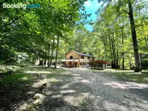 Cozy Creekside Cabin- 35m to Boone
