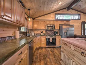 Updated Cabin w/ Fire Pit: 2 Mi to Utv & Hike