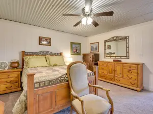 Alabama Lakefront Getaway w/ Kayaks & Patio