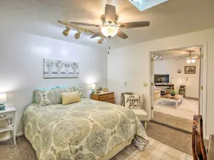Akron Apartment w/ Balcony - Hunting Nearby!