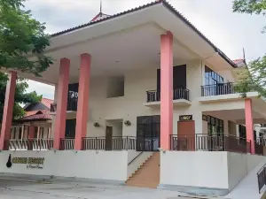 Sayong Resort