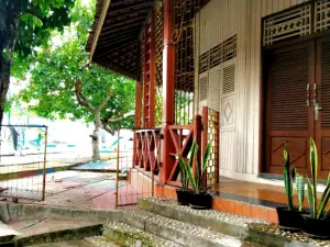 Jajar Intan Bungalow
