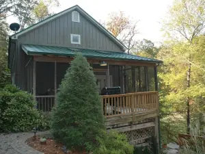 Nauti & Nice @ Norris - a copious cozy cabin on the cove