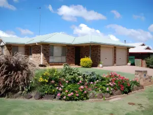 Cotswold Motor Inn