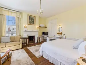 The Jeremiah Mason House B & B