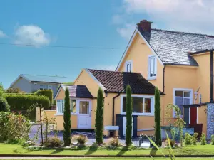 B&B and Self Catering Mon Petit Cottage