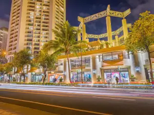 Hyatt Regency Waikiki Beach Resort & Spa