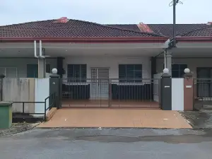 Natol Homestay - Moyan Batu Kawa