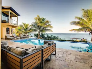 Luxury Oceanfront Villa in Tower Isle