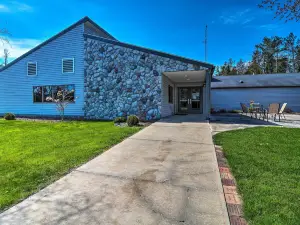 Serene Presque Isle Harbor Home on Sunrise Side!