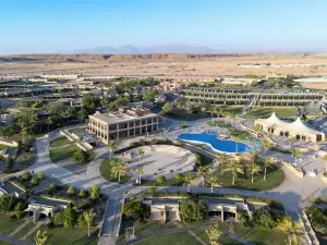 Royal Lazure Resort