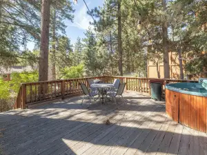 True Big Bear Lake Cabin with jacuzzi