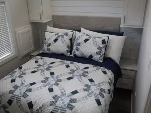 Charming 2-bedroom cottage with water access in tranquil Oriental