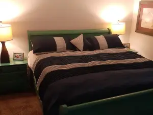 Year Round Waterfront Lake Cottage