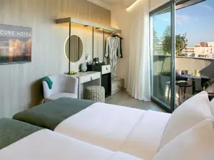 Mercure Larnaca Finikoudes Beach