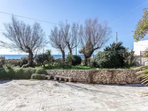 Emma's Villa Facing the Sea with Swimming Pool