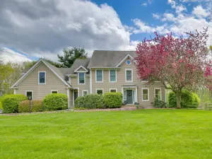 Pet-Friendly Beacon Area Vacation Rental 6 Acres