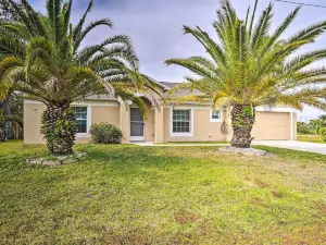 Canalfront Cape Coral Escape - Ada Friendly!