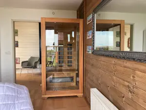 6 Pers. Holiday Home Aurora with Directly on the Lauwersmeer.