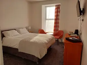 Queens Rooms