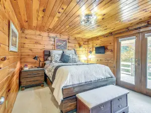 Picturesque Phoenix Vacation Home on Oswego River!