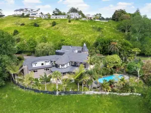 Countryside Zen Estate - Views and Pool