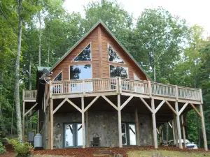 Cozy Cabin Near Wine Country & Parks. Great Hiking & Amazing Views!