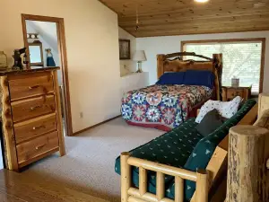 Cozy 2 Bedroom Cabin
