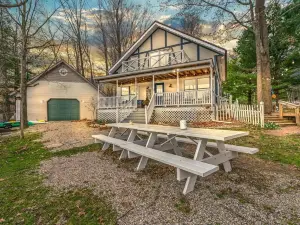 Lake Front with Hot tub! Silver Lake, Clare Co. New owners, many upgrades!