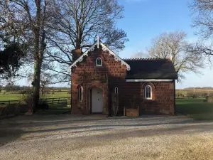 Picturesque Cottage Retreat : Countryside to Coast.