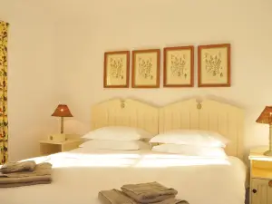 De Hoop Village Cottages