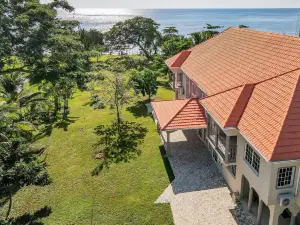 Champagne Villa