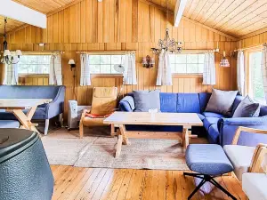 10 Person Holiday Home in Åseral