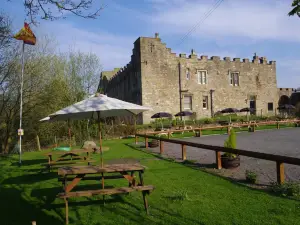 Blenkinsopp Castle Inn