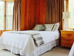 Clevelands House Resort Muskoka