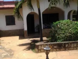 殷奇拉納小屋飯店