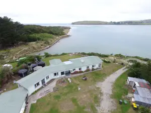 Surat Bay Lodge by the Sea/Backpackers Hostel