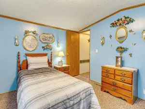 Paden City Home Near Ohio River!