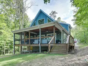 Luxe Kentucky Cabin Rental ~ 36 Mi to Mammoth Cave