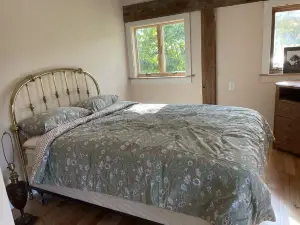 Nature Abounding- Central to 4 beautiful NH lakes!!