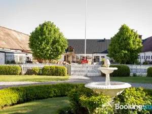 Svabesholms Kungsgårds B&B Och Pensionat Stenshuvud