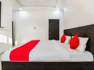 OYO 69988 Khushbu Palace Inn