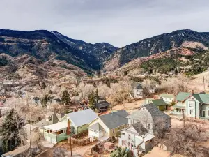 Of Manitou Springs 2Min to Restaurants, Shops!