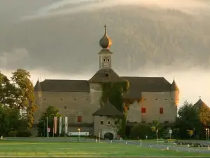 Tauroa Schloss Gabelhofen