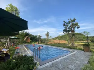 Omtara Retreat