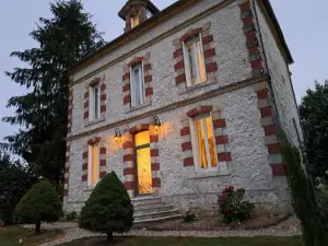 AU Milieu Coule la Garonne
