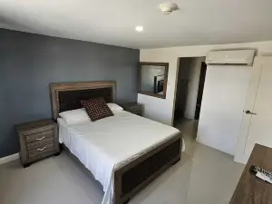 Charming 3-Bed Apartment in Portmore with Pool