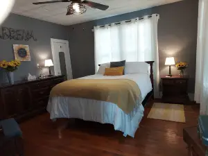 Renovated Bungalow with Cozy Gas Fireplace